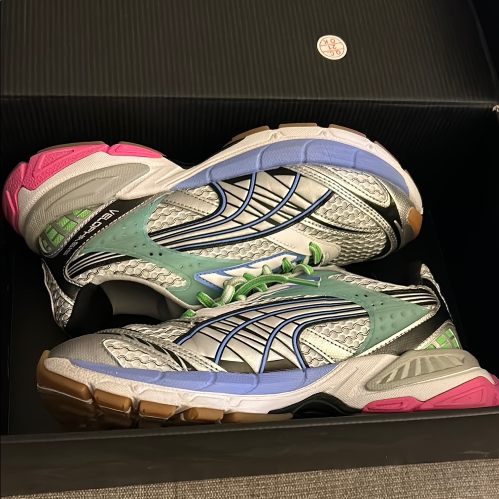 Women’s puma sneakers